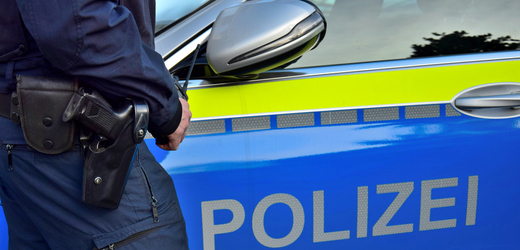 Německá policie zadržela spolupracovníka lídra kandidátky AfD pro eurovolby 
